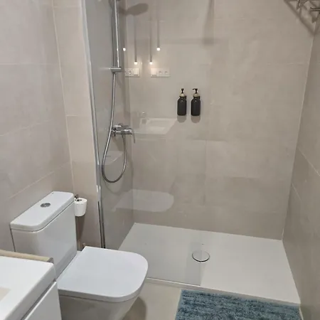 Luxury 3 Bed 26 Floor Apartment *