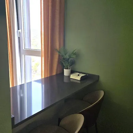 Luxury 3 Bed 26 Floor Apartment