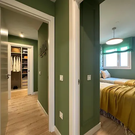 Luxury 3 Bed 26 Floor Apartment