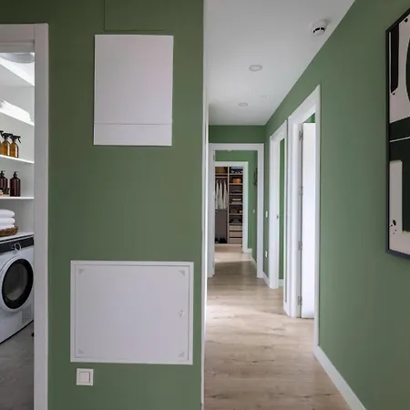 Luxury 3 Bed 26 Floor Apartment